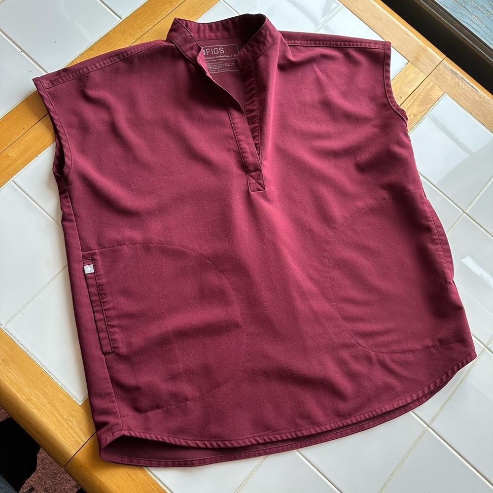 Figs scrubs Rafaela scrub top XS maroon